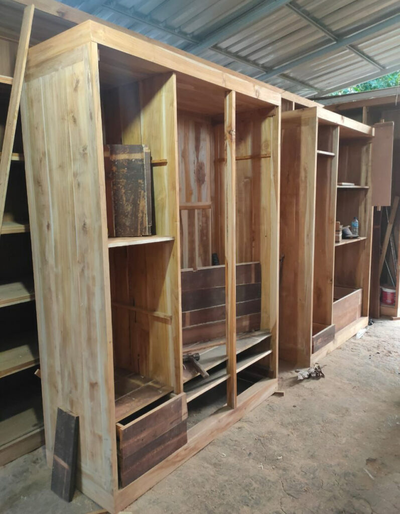 custom lemari pakaian jati berkualitas dan bergaransi